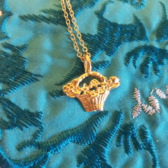 Basket of Flowers Charm Necklace - Picture 1 of 3